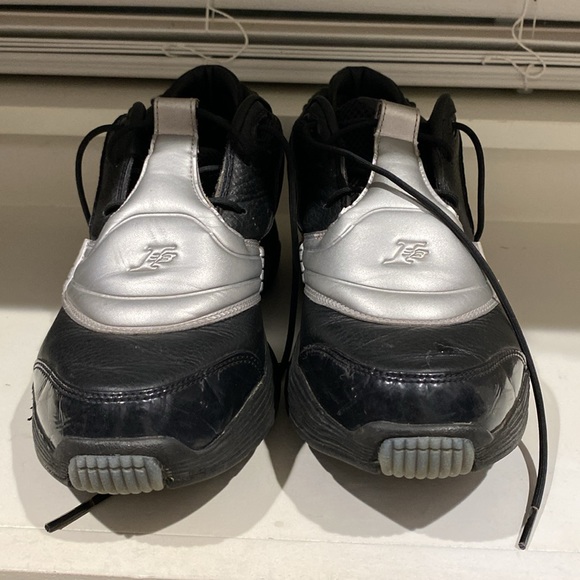 Allen Iverson shoes - Picture 3 of 7